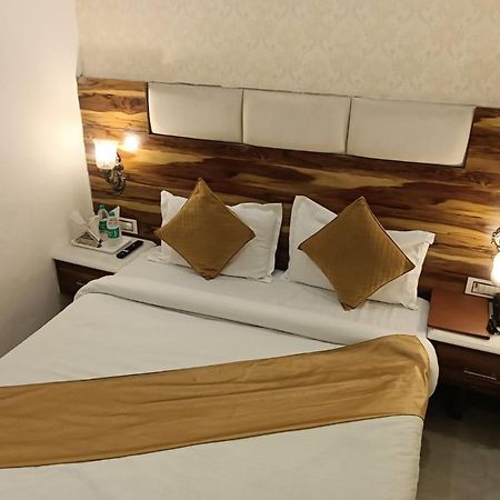 Hotel D Plaza Zirakpur Exterior foto