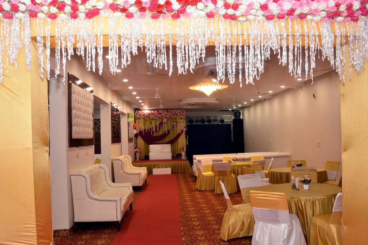 Hotel D Plaza Zirakpur Exterior foto