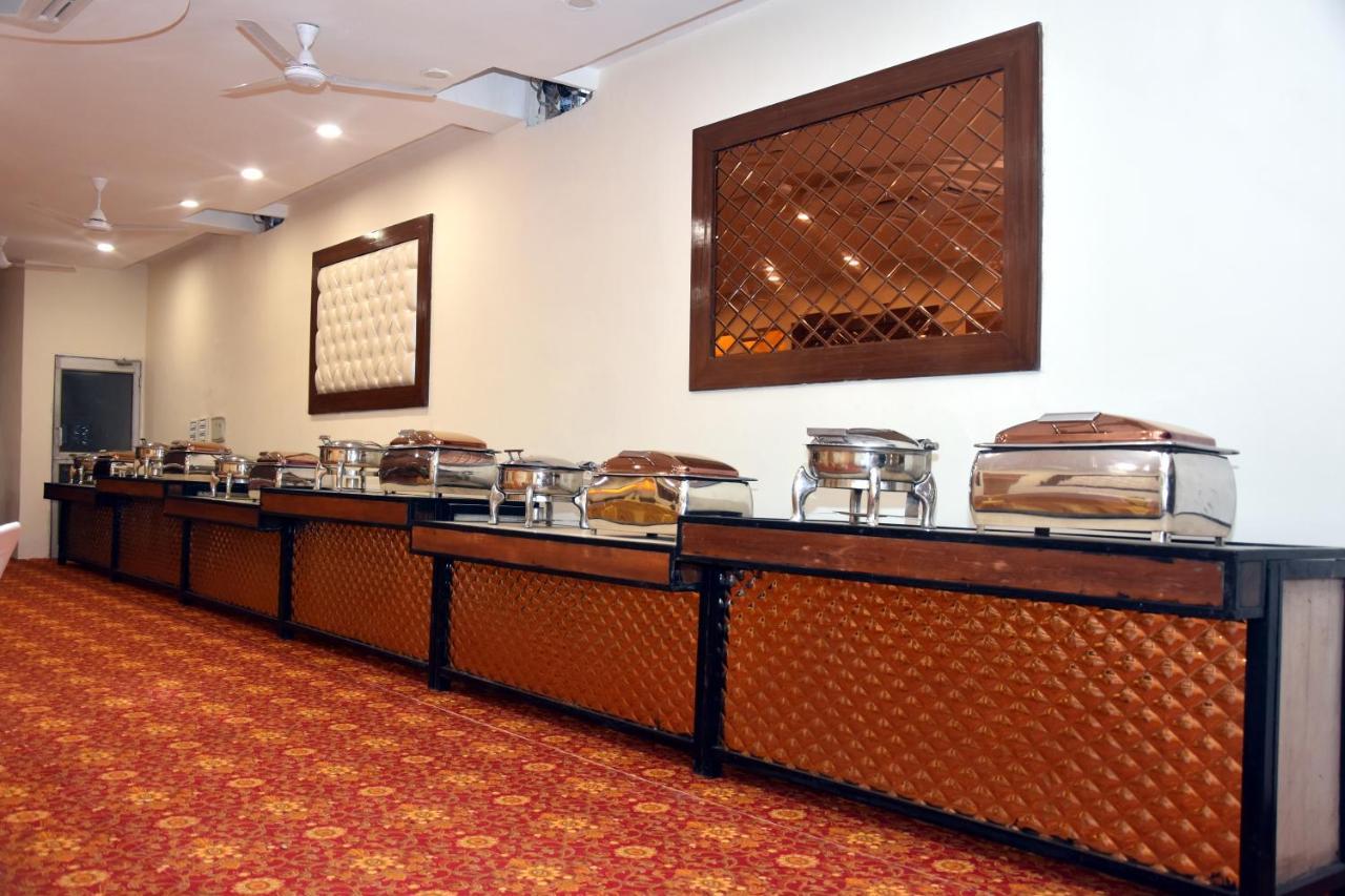 Hotel D Plaza Zirakpur Exterior foto