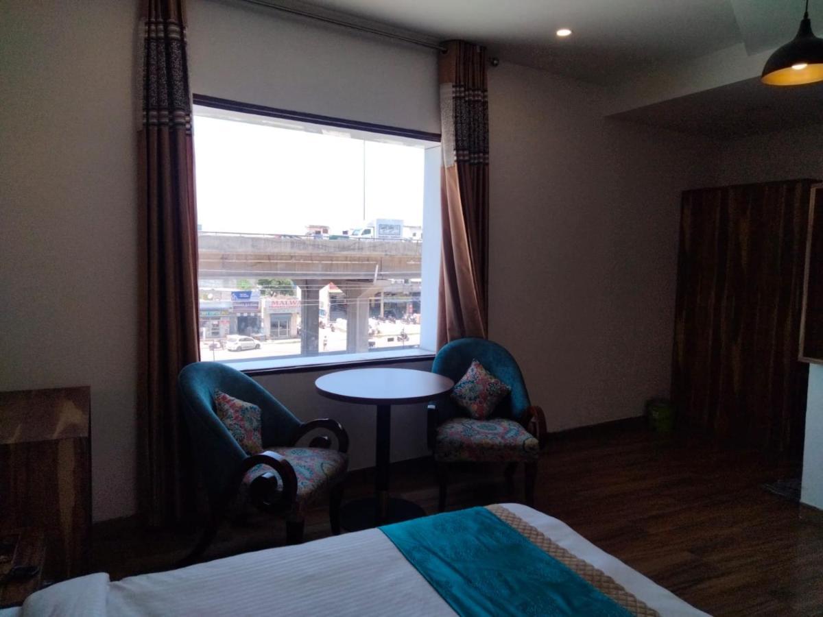 Hotel D Plaza Zirakpur Exterior foto