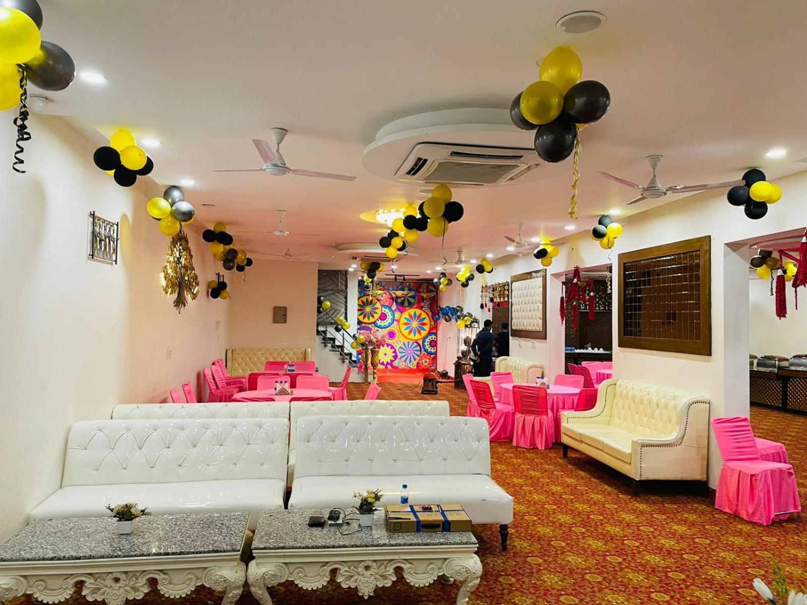 Hotel D Plaza Zirakpur Exterior foto