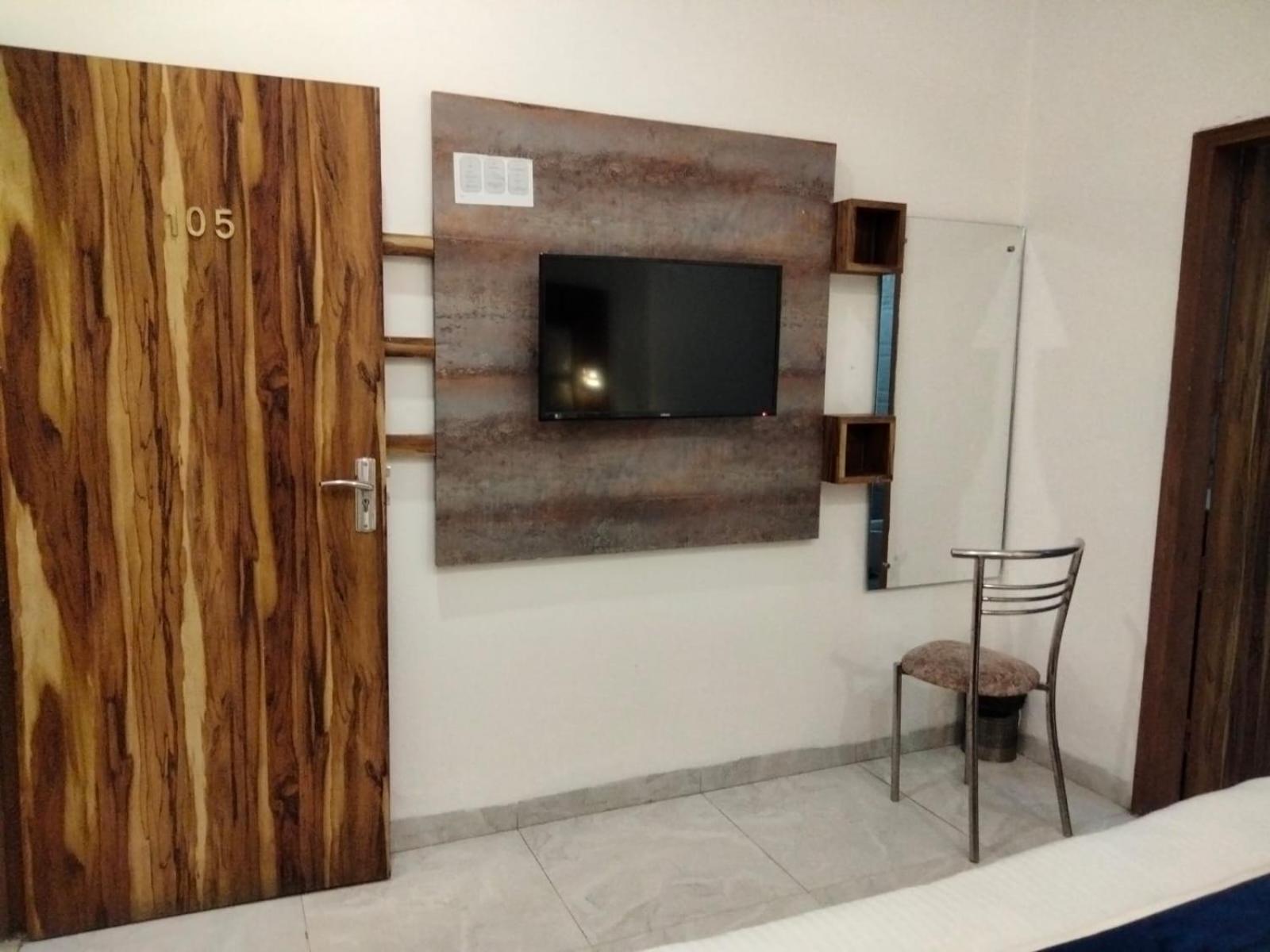 Hotel D Plaza Zirakpur Exterior foto