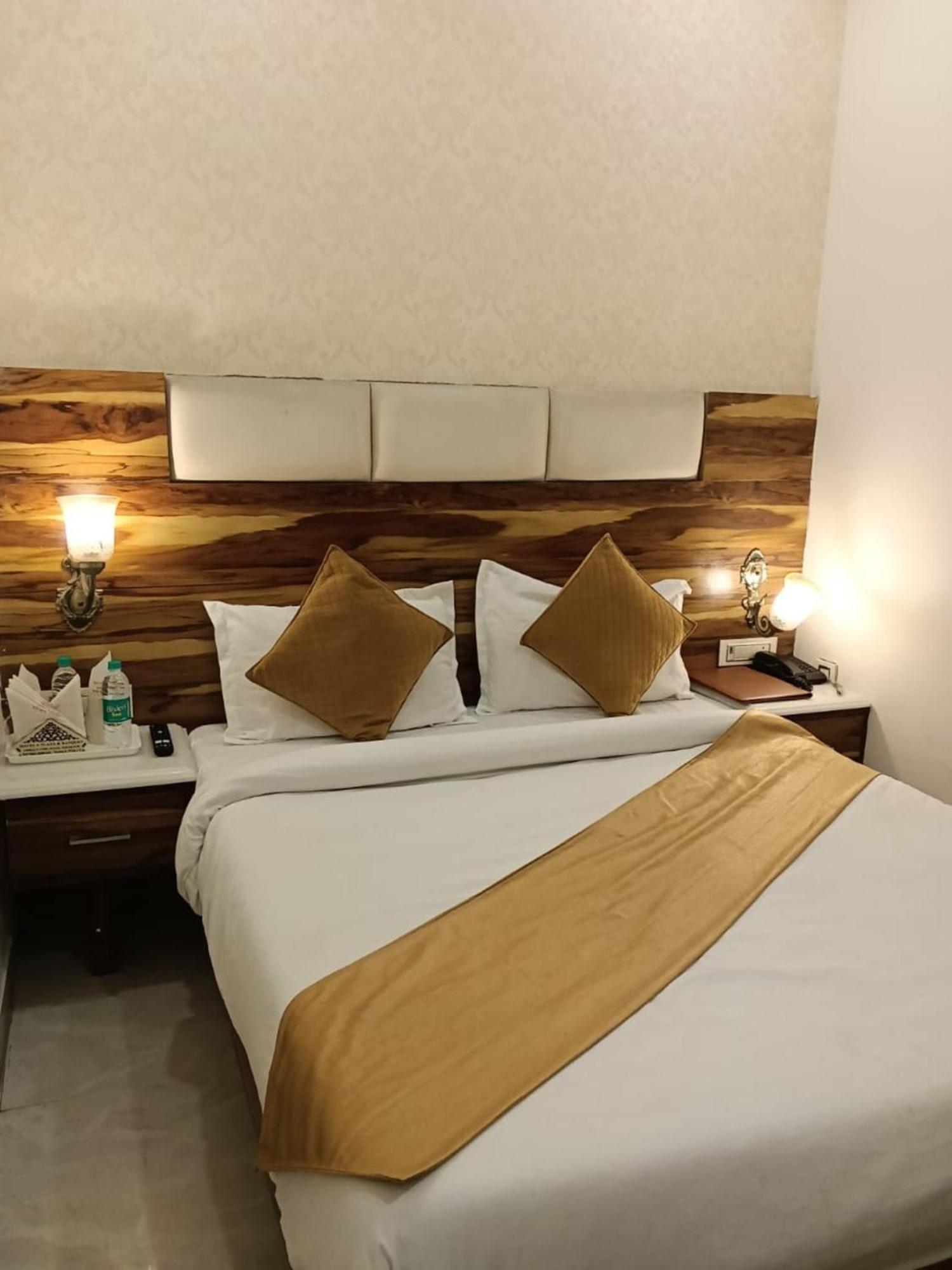 Hotel D Plaza Zirakpur Exterior foto