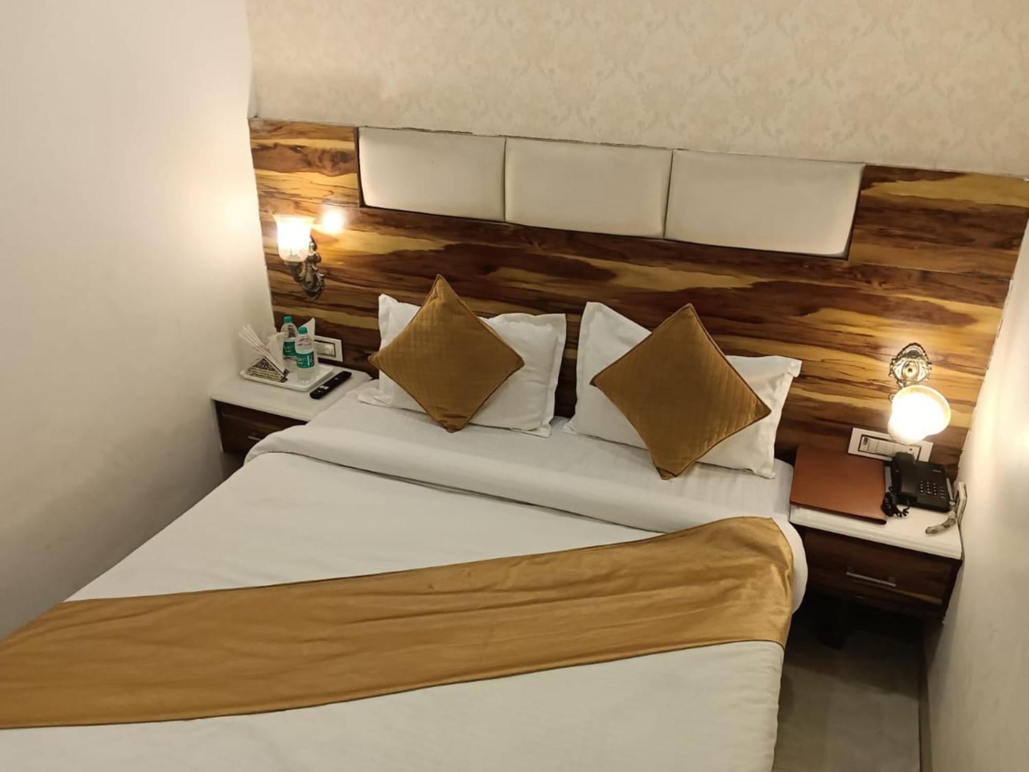 Hotel D Plaza Zirakpur Exterior foto
